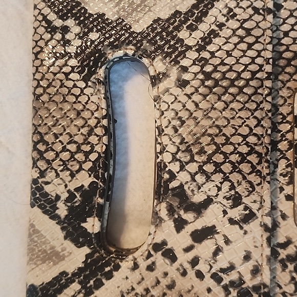 Clutch/Handbag - Picture 3 of 10